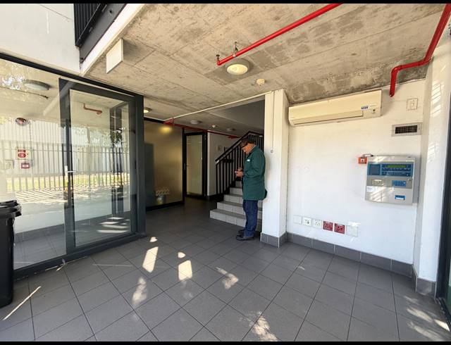 2,305M² WAREHOUSE TO LET IN BLACKHEATH INDUSTRIAL